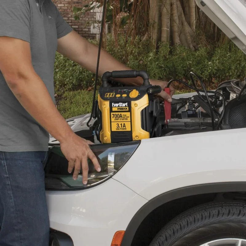 EverStart MAXX J309ES 700 Peak Amp Jump Starter with Power Station